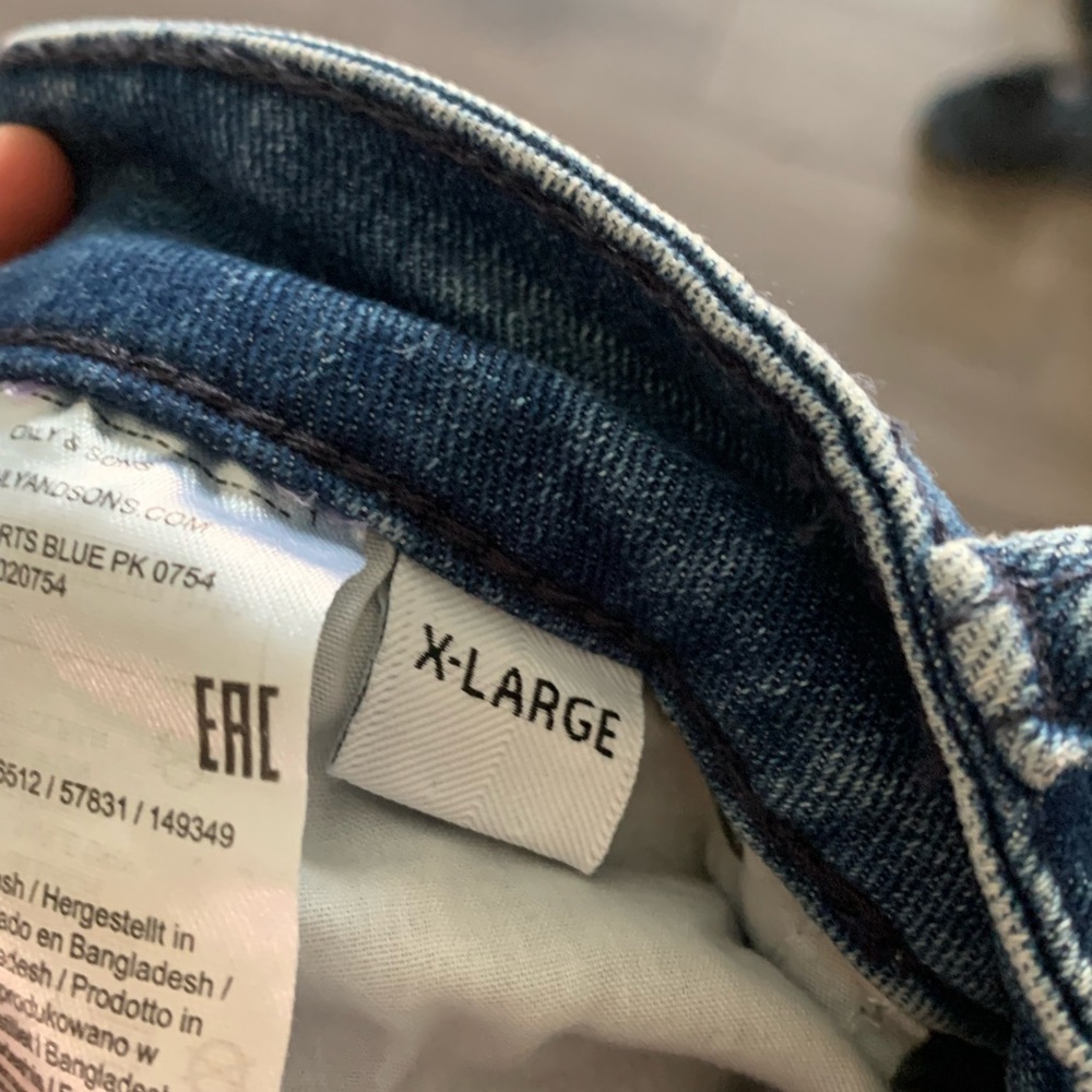 Men’s Jean Short - Picture 2 of 4